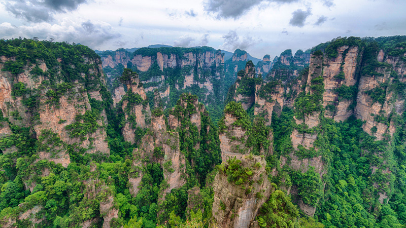 The Quartz-sandstone Pillars Point to the Sky