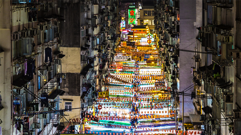 Temple Street Night Market in Mong Kok