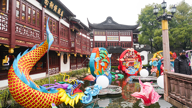 Lantern show at Yu Garden during Spring Festival