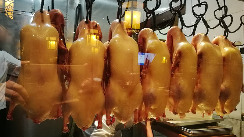 Prepare the ducks for roasting