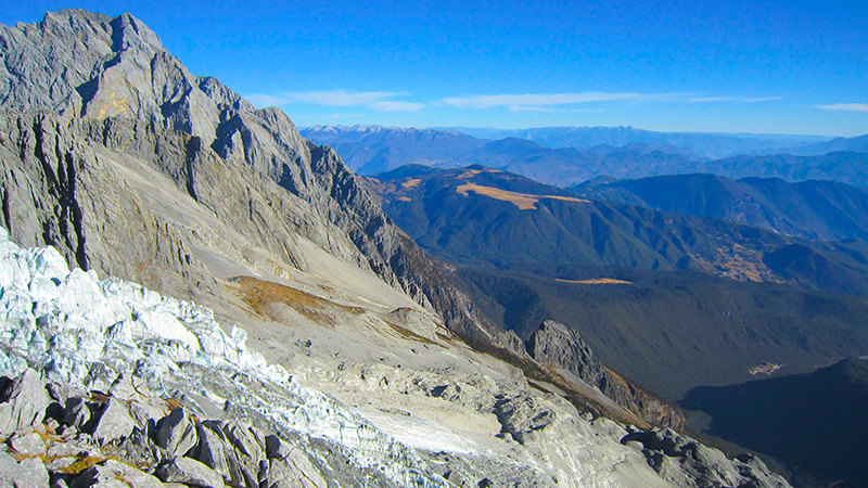 Overlook the view in the Glacier Park