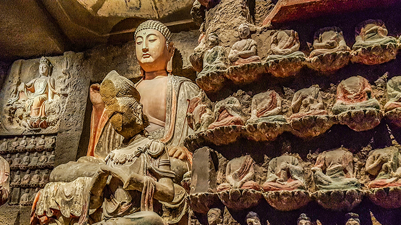 Buddhist statues displayed in Shaanxi History Museum