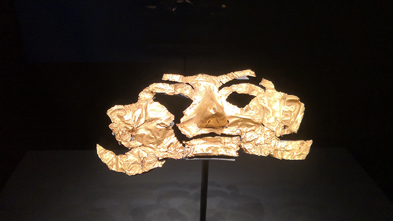 Gold mask antique in the museum