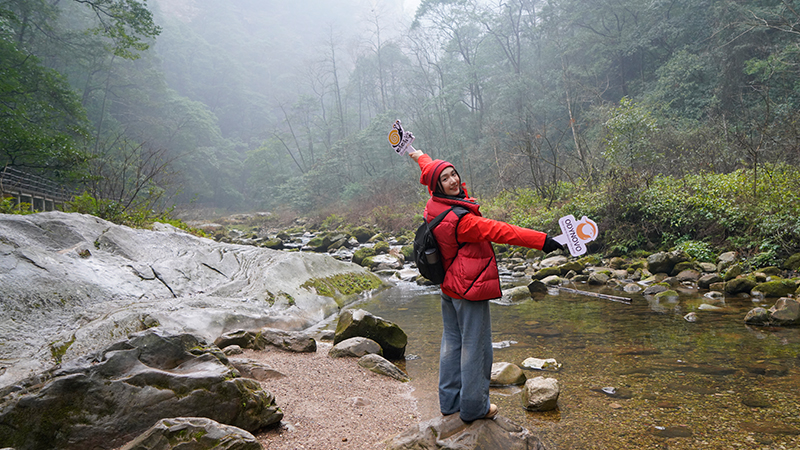 Our travel consultant at the Golden Whip Stream