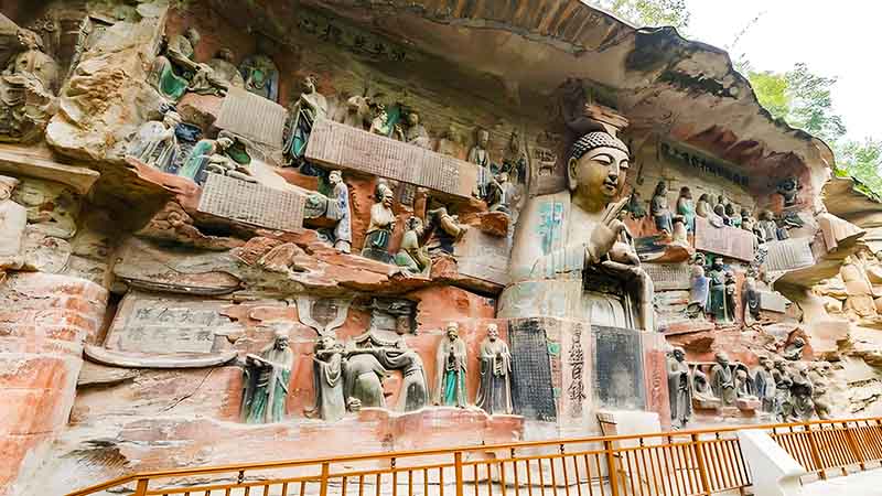 Vivid dazu rock carvings