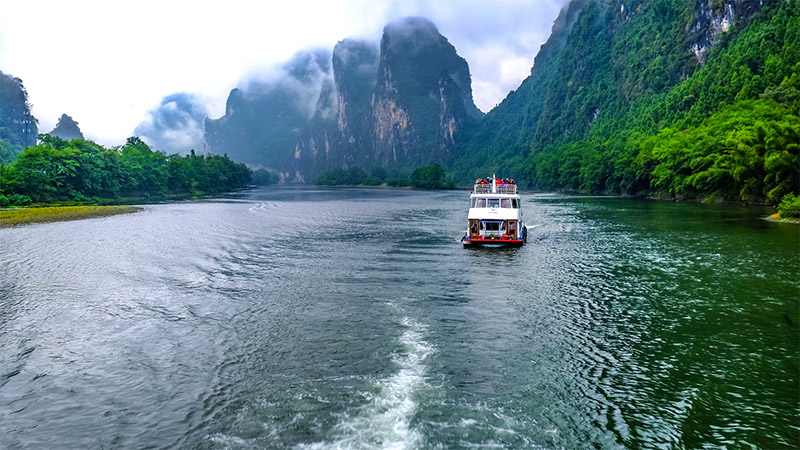 The scenic Li River Cruise view