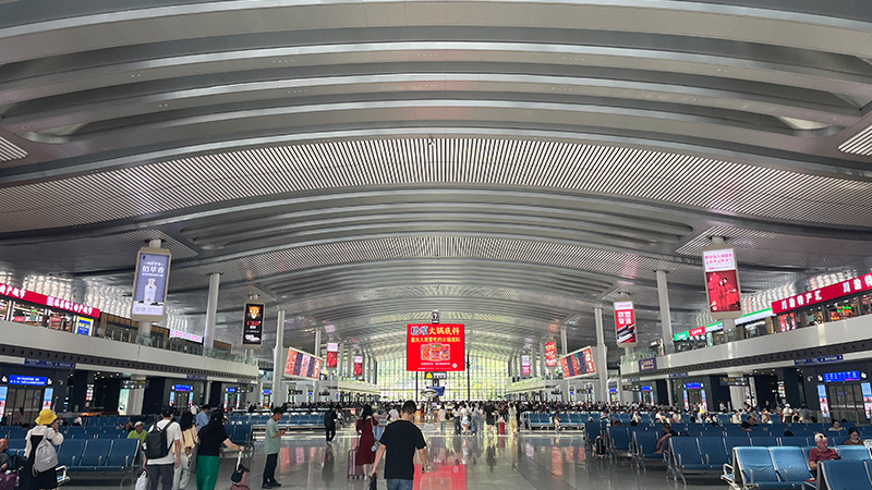 The hall of Chongqing West Railway Station