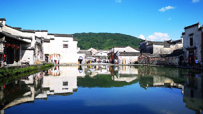 Hongcun's Old Buildings Reflect in the Lake