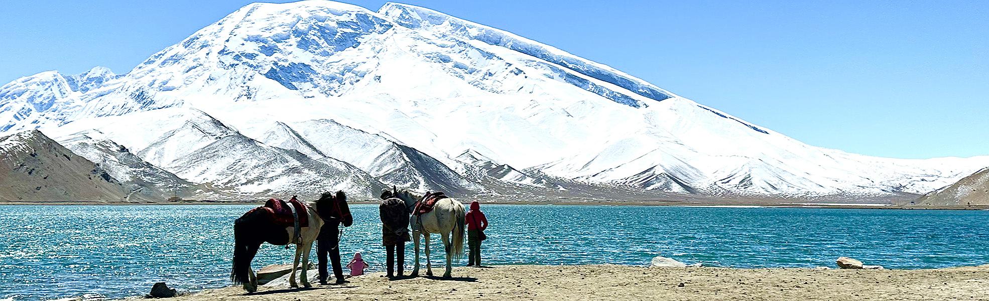 Karakuri Lake in Kashgar