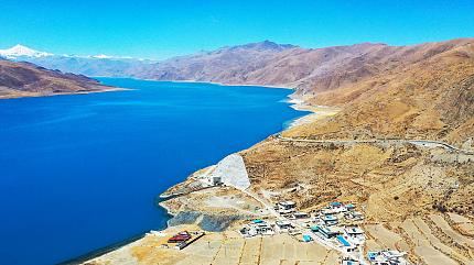 Yamdrok Lake, Lhasa