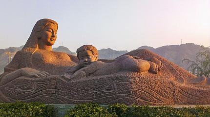 Yellow River Mother Sculpture, Lanzhou